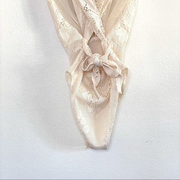 NWT Anthropologie Mes Demoiselles Fanti Plunging V Lace Bodysuit in Ecru XS - SM - Picture 12 of 15